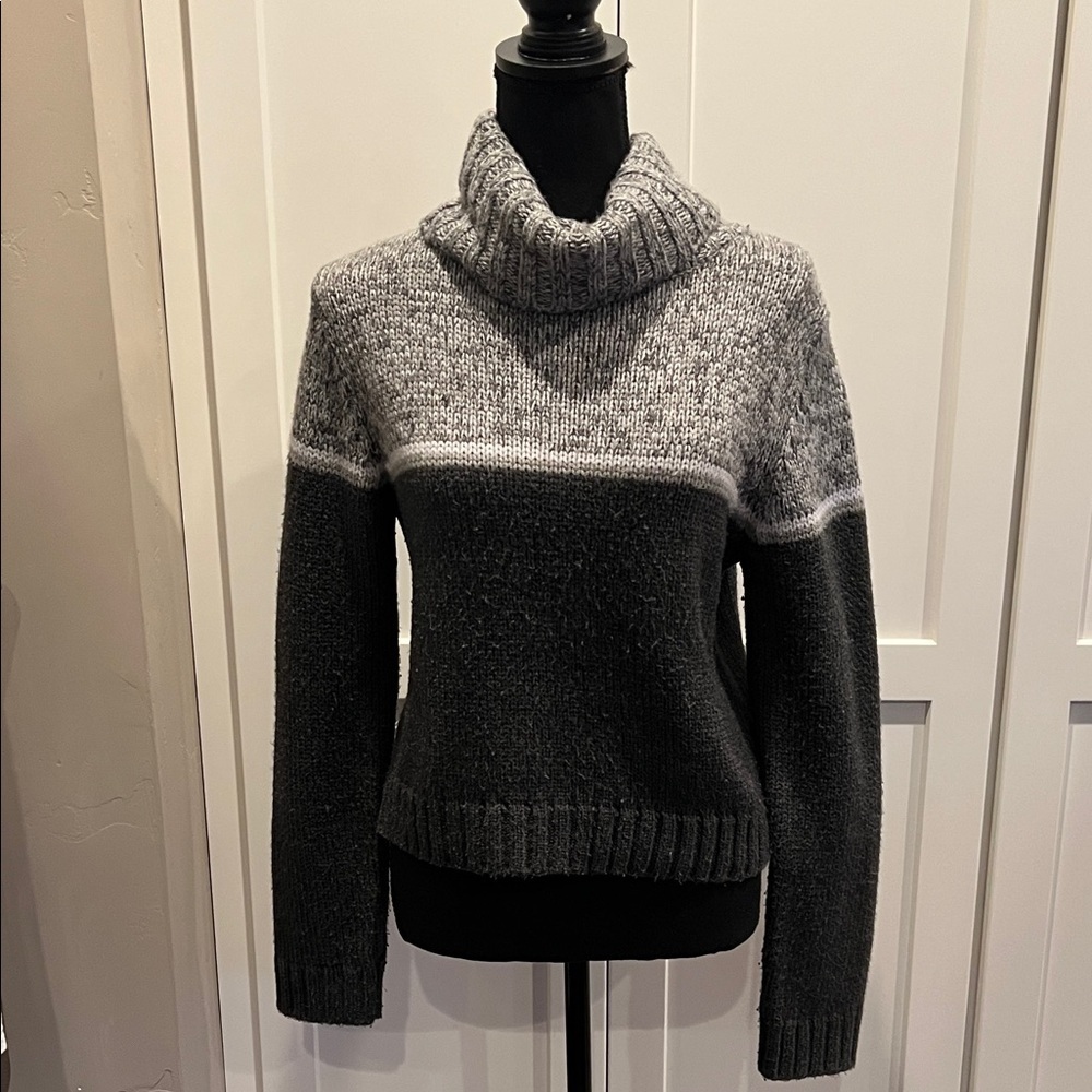 Charcoal Grey Black Turtleneck Sweater Size M - Picture 6 of 8